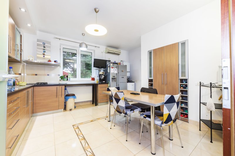 Drumul Taberei Ghencea, vila de vanzare p+1, t= 627mp, d= 30m gradina garaj